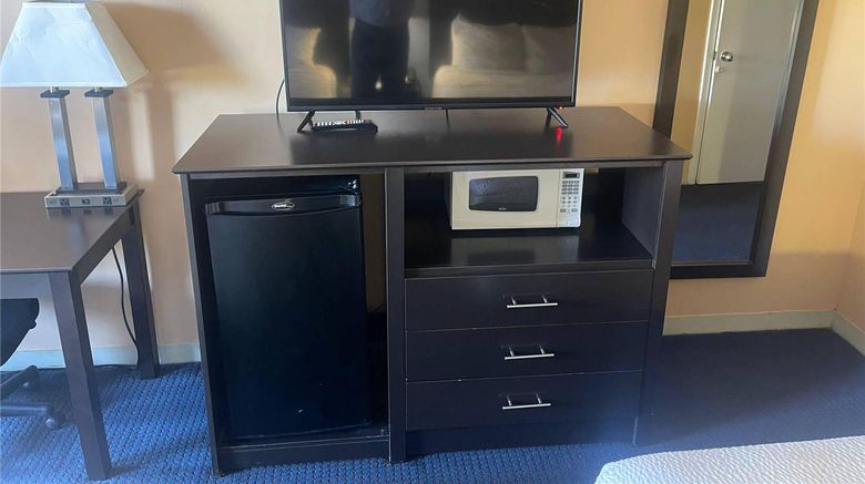 <b>Rodeway Inn Davenport-Champions Gate Room</b>. Images powered by <a href="https://iceportal.shijigroup.com/" title="IcePortal" target="_blank">IcePortal</a>.
