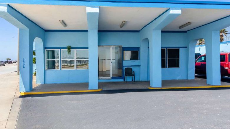 <b>Econo Lodge Exterior</b>. Images powered by <a href="https://iceportal.shijigroup.com/" title="IcePortal" target="_blank">IcePortal</a>.