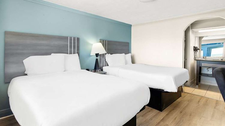 Econo Lodge Room