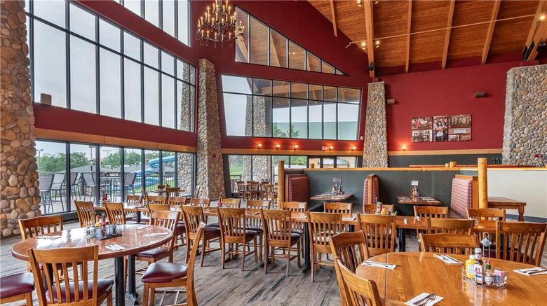 <b>Three Bears Resort Restaurant</b>. Images powered by <a href="https://iceportal.shijigroup.com/" title="IcePortal" target="_blank">IcePortal</a>.