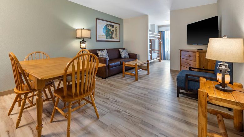 <b>Three Bears Resort Suite</b>. Images powered by <a href="https://iceportal.shijigroup.com/" title="IcePortal" target="_blank">IcePortal</a>.