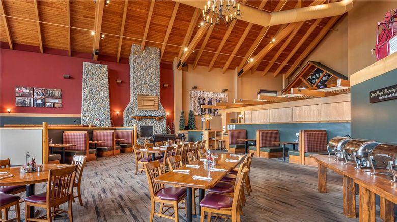 <b>Three Bears Resort Restaurant</b>. Images powered by <a href="https://iceportal.shijigroup.com/" title="IcePortal" target="_blank">IcePortal</a>.