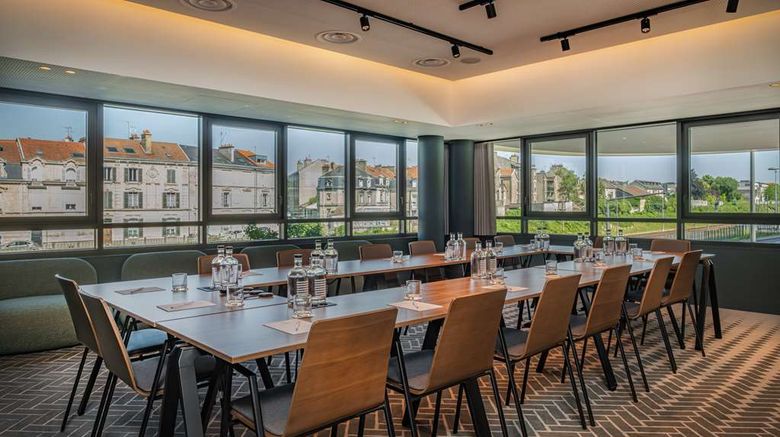 <b>Radisson Hotel Reims Meeting</b>. Images powered by <a href="https://iceportal.shijigroup.com/" title="IcePortal" target="_blank">IcePortal</a>.