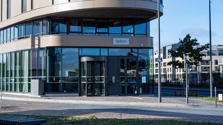 <b>Radisson Hotel Reims Exterior</b>. Images powered by <a href="https://iceportal.shijigroup.com/" title="IcePortal" target="_blank">IcePortal</a>.