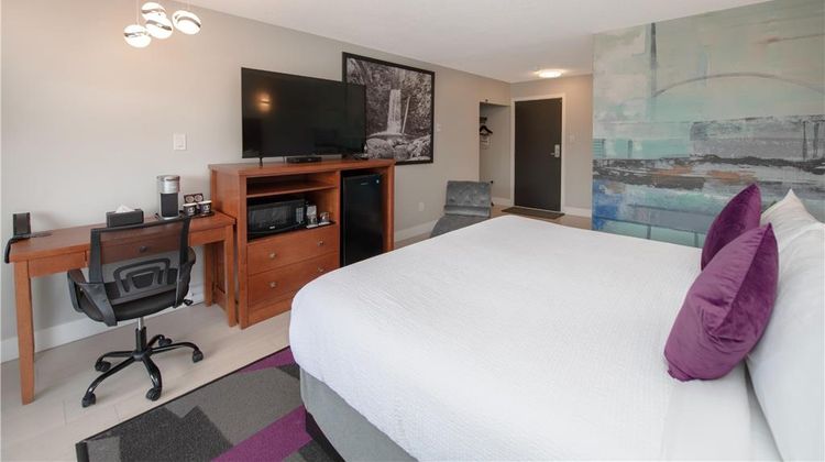 401 Inn Room