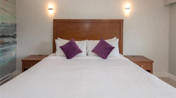 401 Inn Room