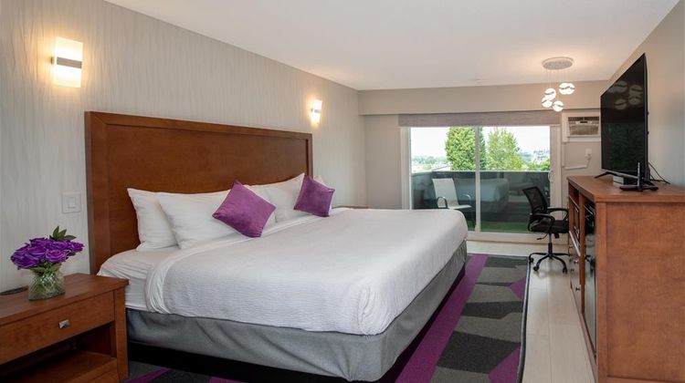 401 Inn Room