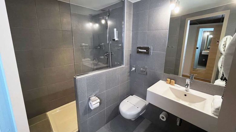<b>Best Western Bourgoin Jallieu Room</b>. Images powered by <a href="https://iceportal.shijigroup.com/" title="IcePortal" target="_blank">IcePortal</a>.