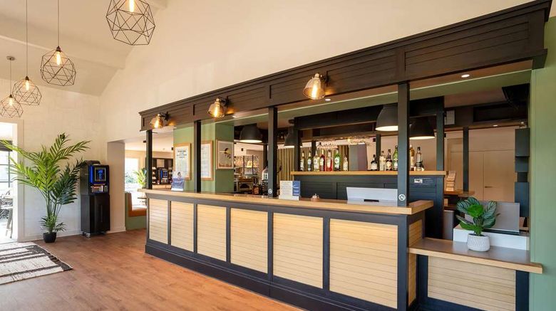 <b>Best Western Bourgoin Jallieu Lobby</b>. Images powered by <a href="https://iceportal.shijigroup.com/" title="IcePortal" target="_blank">IcePortal</a>.