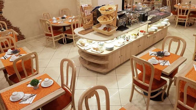 Champerret Elysees Restaurant