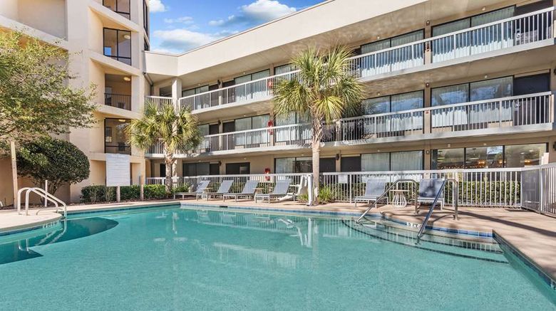 <b>Spark by Hilton Hilton Head Island Pool</b>. Images powered by <a href="https://iceportal.shijigroup.com/" title="IcePortal" target="_blank">IcePortal</a>.