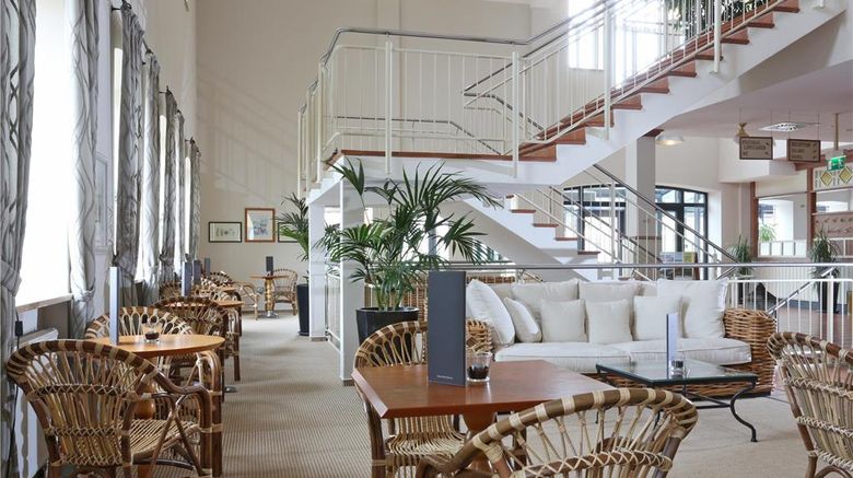 <b>Precise Resort Rugen Restaurant</b>. Images powered by <a href="https://iceportal.shijigroup.com/" title="IcePortal" target="_blank">IcePortal</a>.