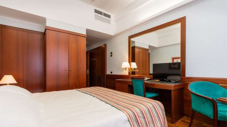 <b>Crivis Hotel Room</b>. Images powered by <a href="https://iceportal.shijigroup.com/" title="IcePortal" target="_blank">IcePortal</a>.