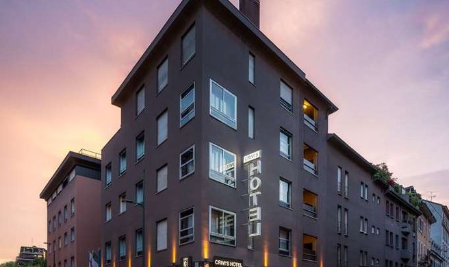 Crivis Hotel Exterior