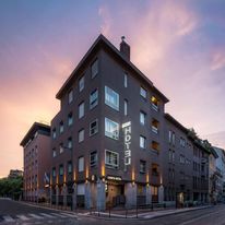 Crivis Hotel