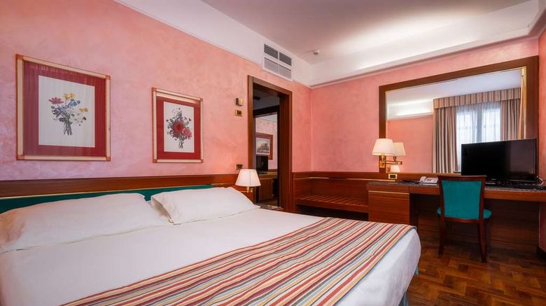 <b>Crivis Hotel Suite</b>. Images powered by <a href="https://iceportal.shijigroup.com/" title="IcePortal" target="_blank">IcePortal</a>.