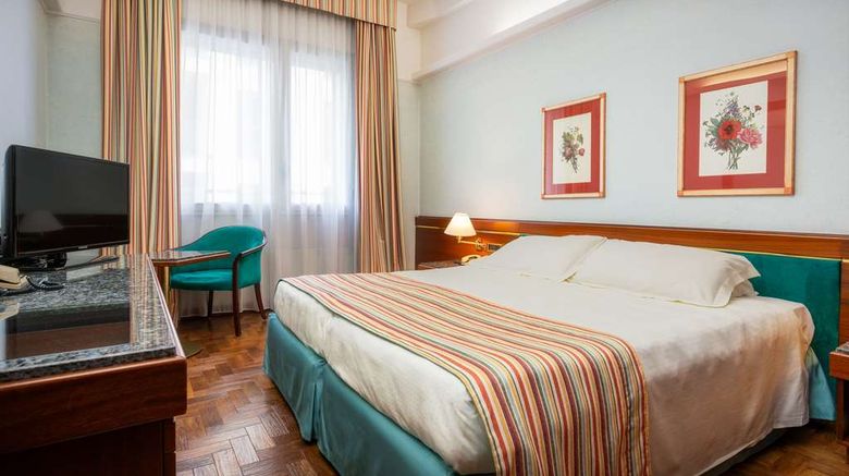 <b>Crivis Hotel Room</b>. Images powered by <a href="https://iceportal.shijigroup.com/" title="IcePortal" target="_blank">IcePortal</a>.