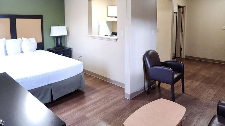 Suburban Studios Columbus - Dublin Room