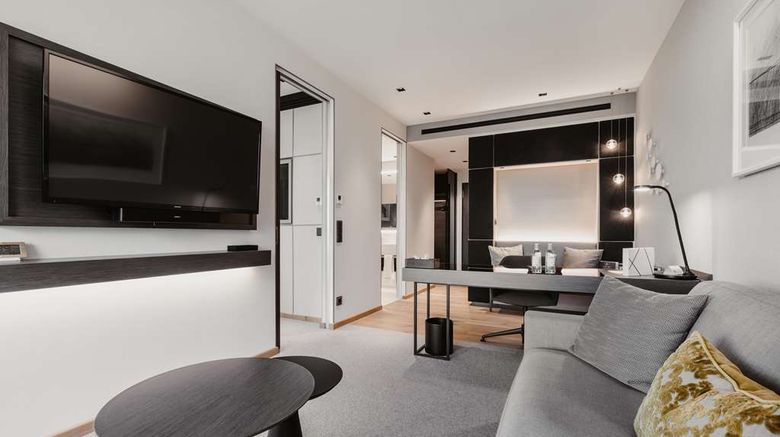 <b>Hotel Oeschberghof Suite</b>. Images powered by <a href="https://iceportal.shijigroup.com/" title="IcePortal" target="_blank">IcePortal</a>.