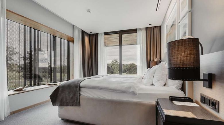 <b>Hotel Oeschberghof Suite</b>. Images powered by <a href="https://iceportal.shijigroup.com/" title="IcePortal" target="_blank">IcePortal</a>.