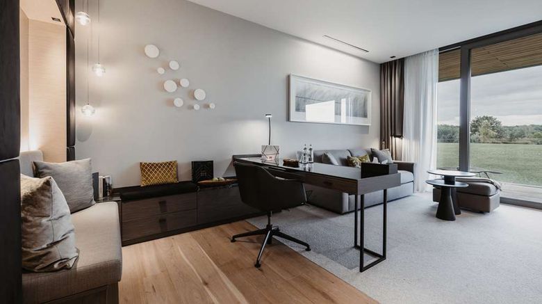 <b>Hotel Oeschberghof Suite</b>. Images powered by <a href="https://iceportal.shijigroup.com/" title="IcePortal" target="_blank">IcePortal</a>.