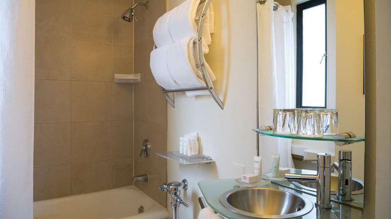 <b>Hotel Lucia Suite</b>. Images powered by <a href="https://iceportal.shijigroup.com/" title="IcePortal" target="_blank">IcePortal</a>.