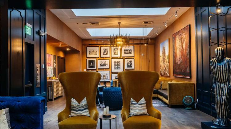 Hotel Lucia Lobby