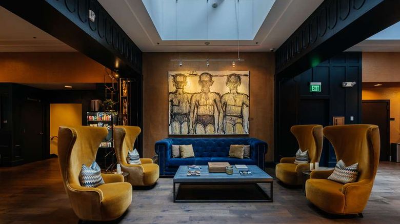 <b>Hotel Lucia Lobby</b>. Images powered by <a href="https://iceportal.shijigroup.com/" title="IcePortal" target="_blank">IcePortal</a>.