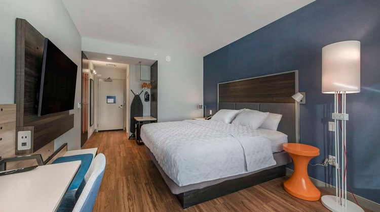 Tru Lumberton Room