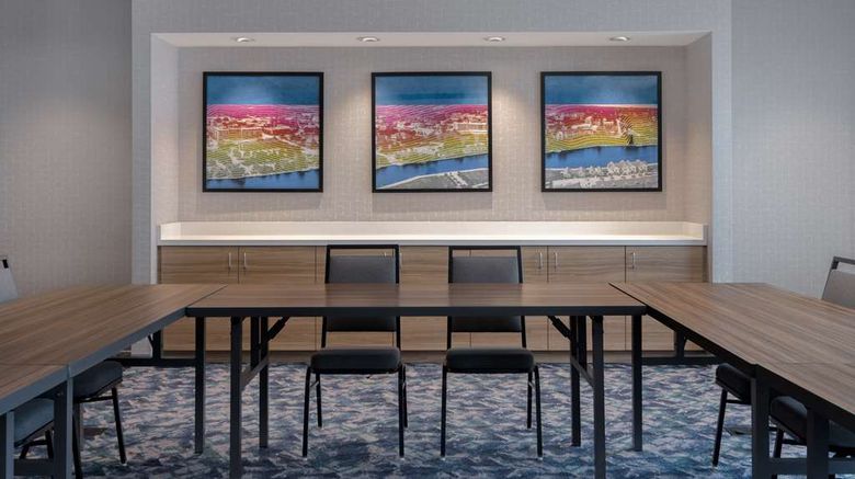 <b>Home2 Suites Sheboygan Meeting</b>. Images powered by <a href="https://iceportal.shijigroup.com/" title="IcePortal" target="_blank">IcePortal</a>.