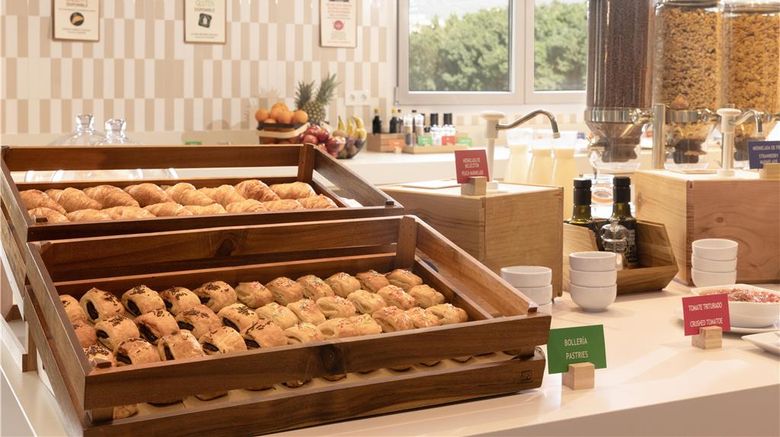 <b>Hampton by Hilton Malaga Martiricos Restaurant</b>. Images powered by <a href="https://iceportal.shijigroup.com/" title="IcePortal" target="_blank">IcePortal</a>.