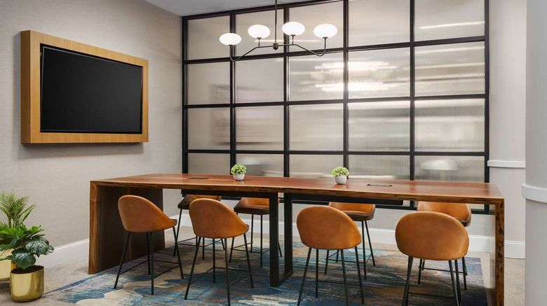 <b>DoubleTree by Hilton Charlotte City Cntr Lobby</b>. Images powered by <a href="https://iceportal.shijigroup.com/" title="IcePortal" target="_blank">IcePortal</a>.