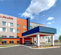 Hampton Inn Suites Hilton Airport Exterior