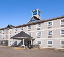 Travelodge by Wyndham Fort McMurray Exterior