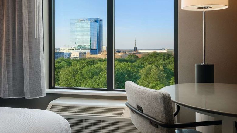 <b>Tempo by Hilton Raleigh Downtown Room</b>. Images powered by <a href="https://iceportal.shijigroup.com/" title="IcePortal" target="_blank">IcePortal</a>.