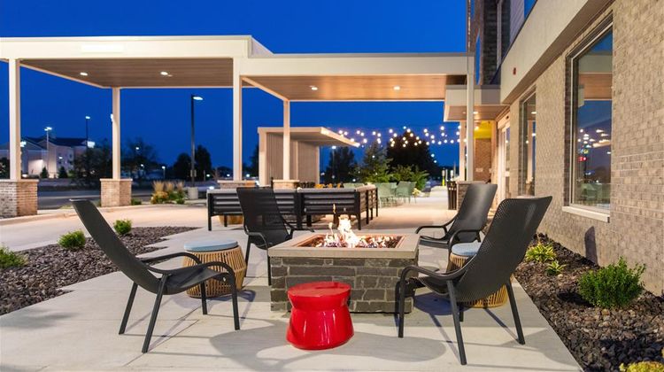 Home2 Suites Effingham Exterior