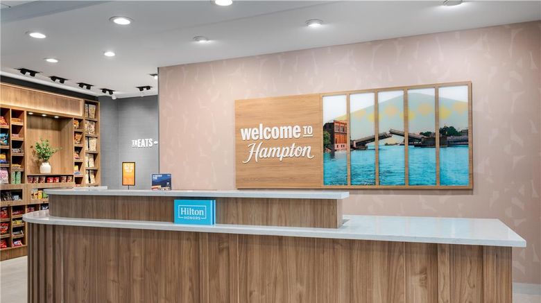 <b>Hampton Inn and Suites Alpena Lobby</b>. Images powered by <a href="https://iceportal.shijigroup.com/" title="IcePortal" target="_blank">IcePortal</a>.