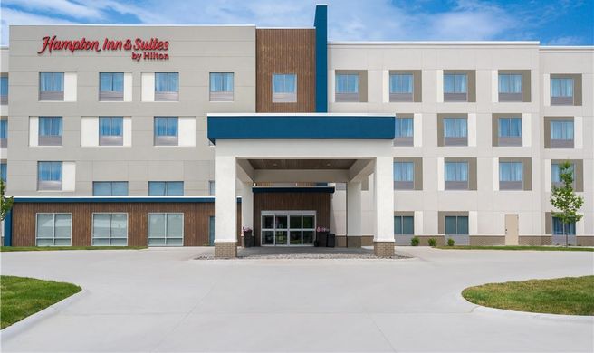 Hampton Inn and Suites Alpena Exterior