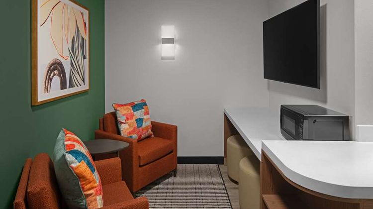 Embassy Suites by Hilton Madison Room