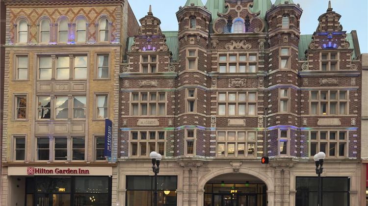 Hilton Garden Inn Dayton Downtown Exterior