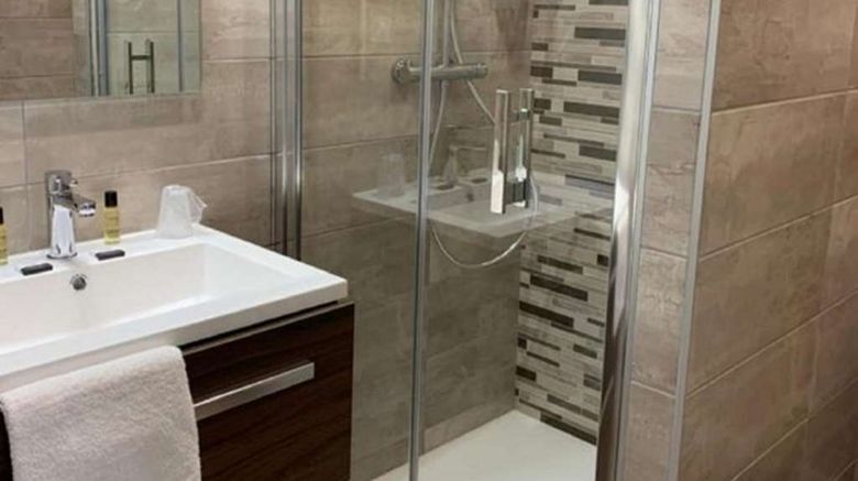 <b>La Bonbonniere, Sure Hotel Coll by BW Room</b>. Images powered by <a href="https://iceportal.shijigroup.com/" title="IcePortal" target="_blank">IcePortal</a>.