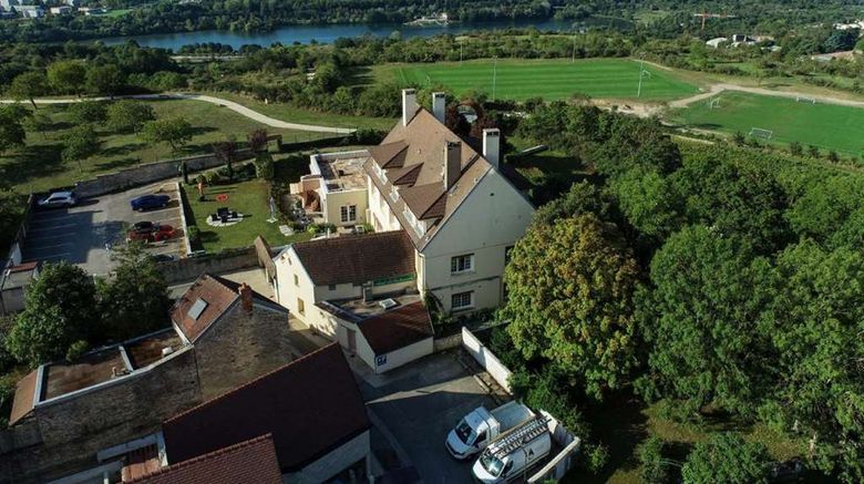 <b>La Bonbonniere, Sure Hotel Coll by BW Exterior</b>. Images powered by <a href="https://iceportal.shijigroup.com/" title="IcePortal" target="_blank">IcePortal</a>.