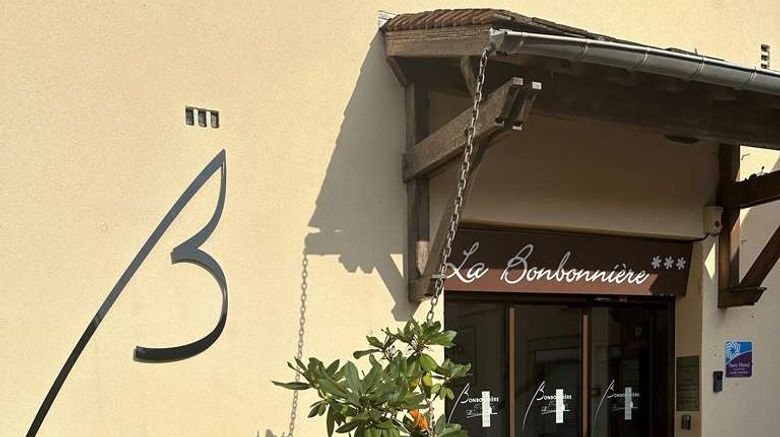 <b>La Bonbonniere, Sure Hotel Coll by BW Exterior</b>. Images powered by <a href="https://iceportal.shijigroup.com/" title="IcePortal" target="_blank">IcePortal</a>.