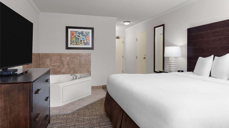 Wyndham Minneapolis South Burnsville Suite