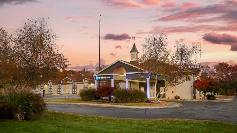 <b>Best Western Mystic Exterior</b>. Images powered by <a href="https://iceportal.shijigroup.com/" title="IcePortal" target="_blank">IcePortal</a>.