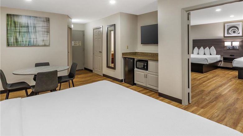 <b>Best Western Mystic Room</b>. Images powered by <a href="https://iceportal.shijigroup.com/" title="IcePortal" target="_blank">IcePortal</a>.