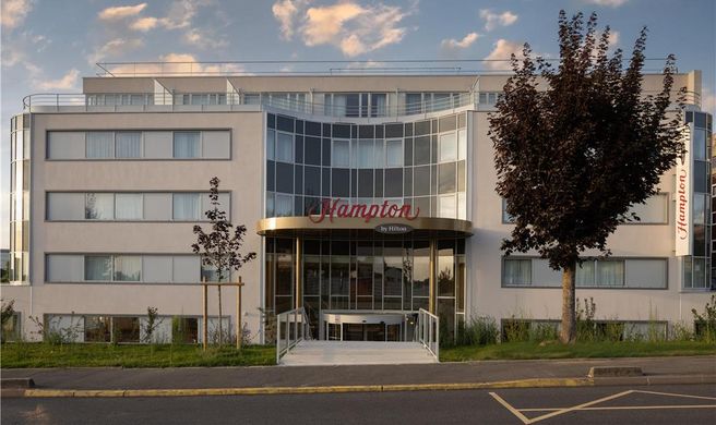 Hampton by Hilton Charles de Gaulle Exterior