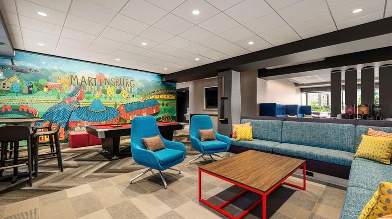 <b>Tru by Hilton Martinsburg Lobby</b>. Images powered by <a href="https://iceportal.shijigroup.com/" title="IcePortal" target="_blank">IcePortal</a>.