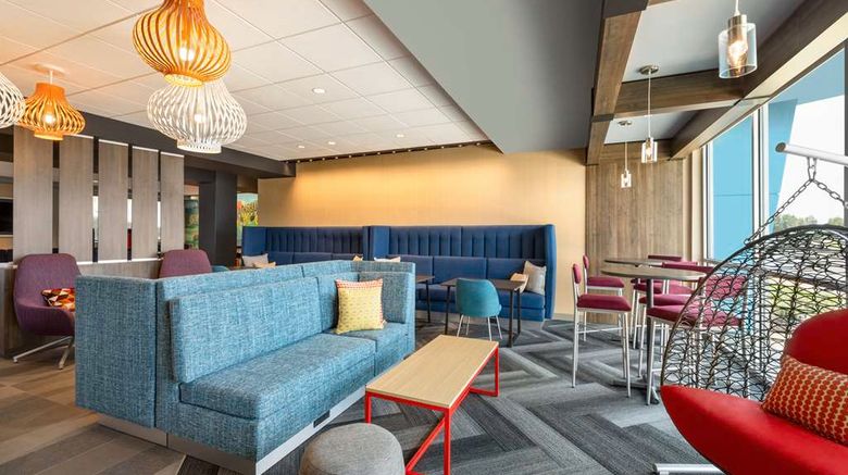 <b>Tru by Hilton Martinsburg Lobby</b>. Images powered by <a href="https://iceportal.shijigroup.com/" title="IcePortal" target="_blank">IcePortal</a>.