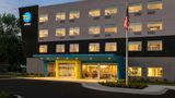 Tru by Hilton Martinsburg Exterior